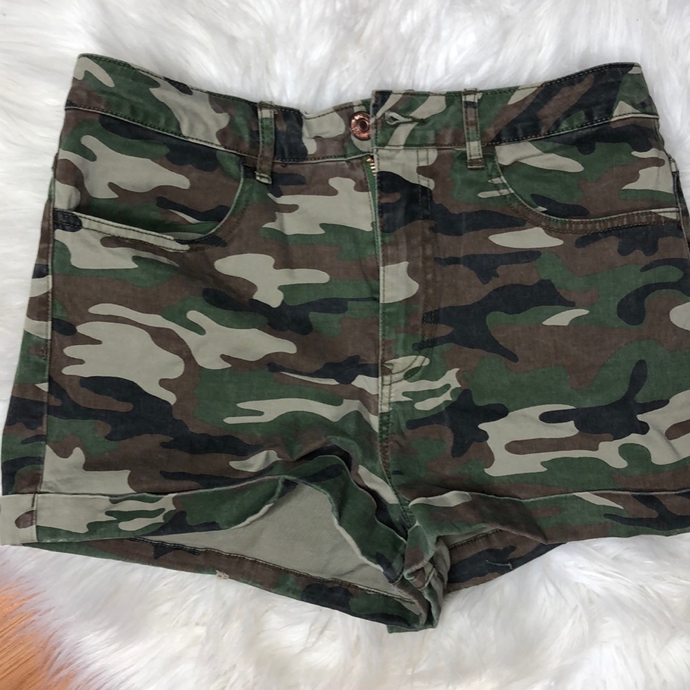 For ever 21 army shorts